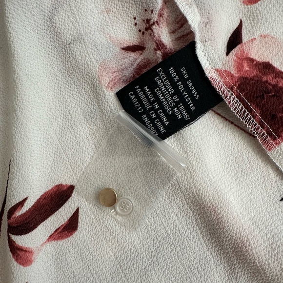 Floral Blouse Never Worn Medium - Picture 3 of 4